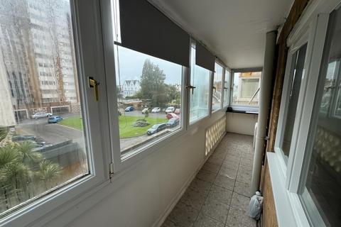 2 bedroom flat for sale, Boundary Road, Worthing