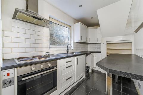 2 bedroom maisonette for sale, Stanger Road, London