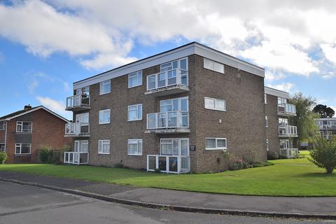 2 bedroom flat for sale, Stirling Close, New Milton, Hampshire. BH25 6AR