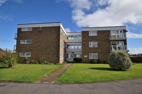 2 bedroom flat for sale, Stirling Close, New Milton, Hampshire. BH25 6AR