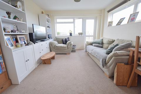 2 bedroom flat for sale, Stirling Close, New Milton, Hampshire. BH25 6AR