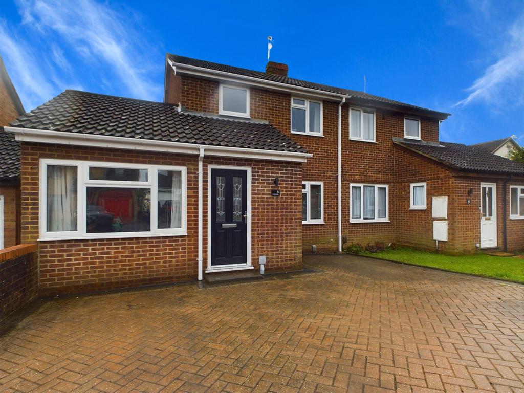 Colston Close, Reading, Reading, RG31 3 bed semidetached house for