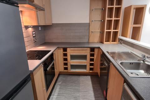 2 bedroom apartment to rent, Stretford Road, Hulme, Manchester. M15 5TQ