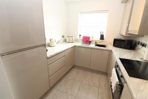 2 bedroom apartment for sale, Station Road, Rushden NN10