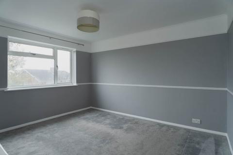 2 bedroom flat to rent, Birch Court, Sutton