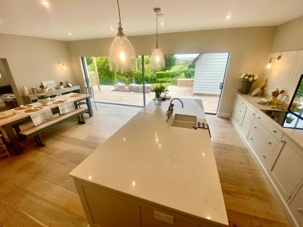 Kitchen with view 3.jpeg
