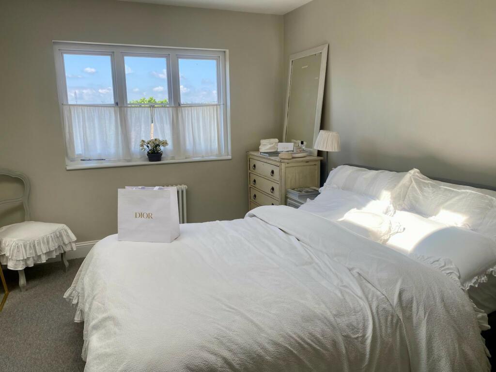 Bedroom 1.jpeg