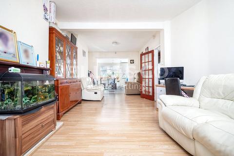 3 bedroom end of terrace house for sale, Charlton Road, Harrow HA3