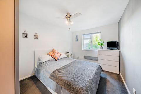 1 bedroom flat for sale, Stevenson Crescent, London, SE16