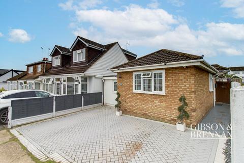 4 bedroom bungalow for sale, Benvenue Avenue, Leigh-on-sea, SS9