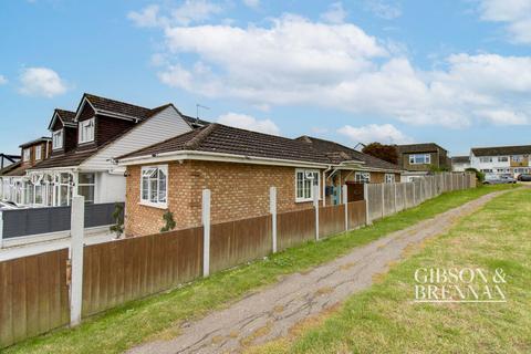 4 bedroom bungalow for sale, Benvenue Avenue, Leigh-on-sea, SS9