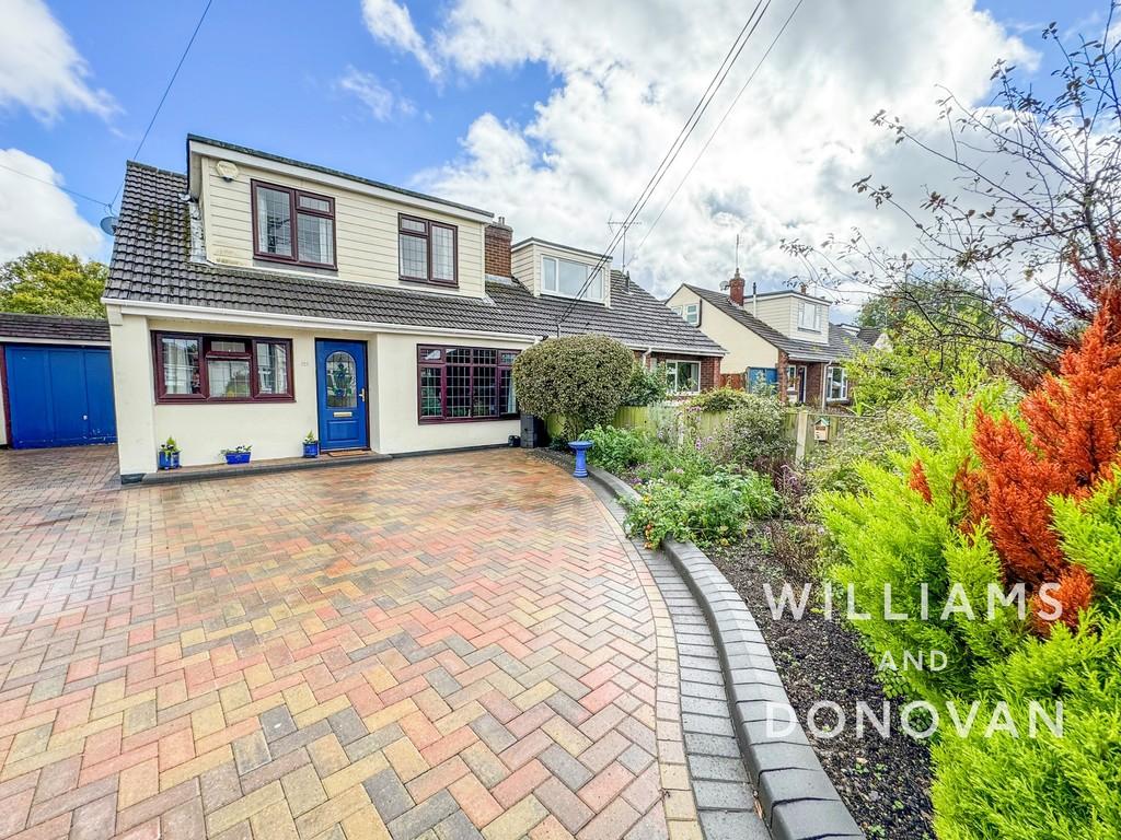 Rectory Road, Hawkwell 3 bed chalet for sale £375,000