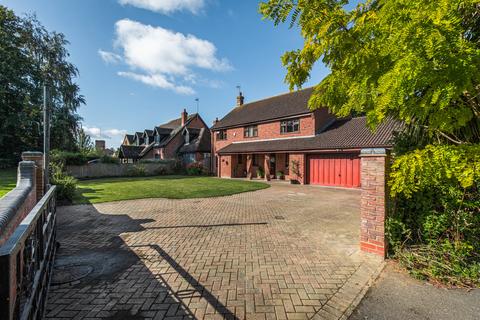 4 bedroom detached house for sale, Friday Bridge