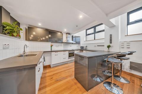 2 bedroom flat for sale, Loughborough Street, Kennington