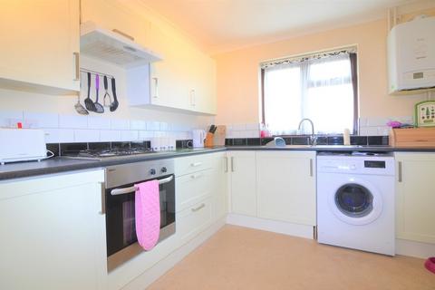 2 bedroom terraced house to rent, The Finches, Weymouth