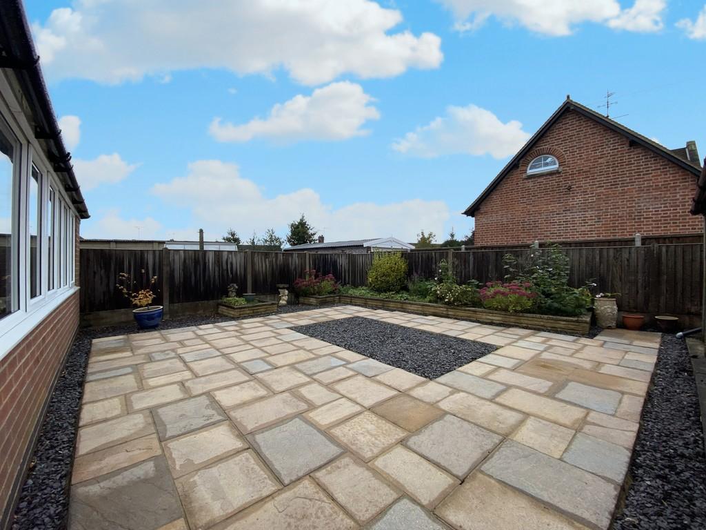 Hawthornden Gardens, Uttoxeter 2 bed semidetached bungalow for sale