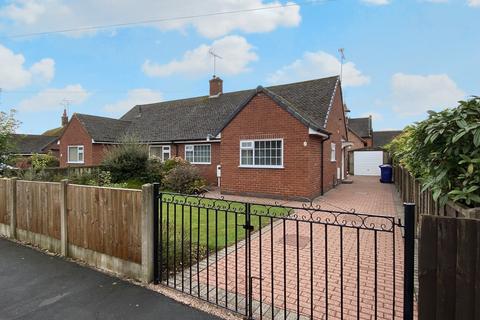 2 bedroom semi-detached bungalow for sale, Hawthornden Gardens, Uttoxeter