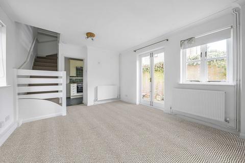 18 Fairlight Drive, Uxbridge, UB8 1XP
