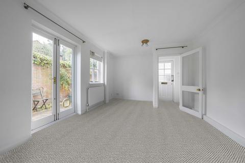 18 Fairlight Drive, Uxbridge, UB8 1XP