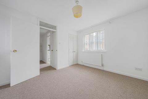 18 Fairlight Drive, Uxbridge, UB8 1XP