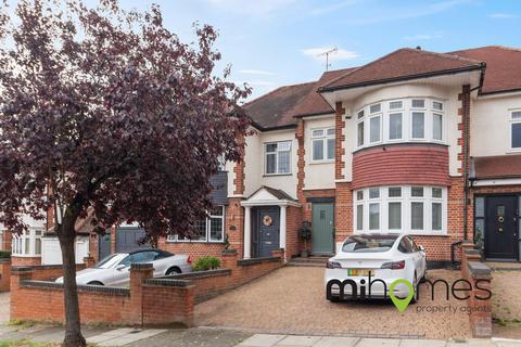 4 bedroom terraced house for sale, Lakenheath, London