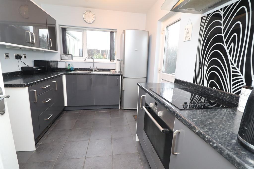 Hague Avenue, Rotherham S62 3 bed semidetached house for sale £150,000