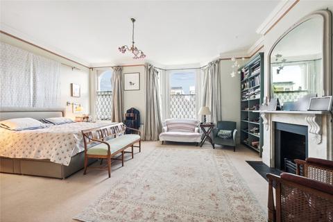 23 Boscombe Road, London, W12 9HS
