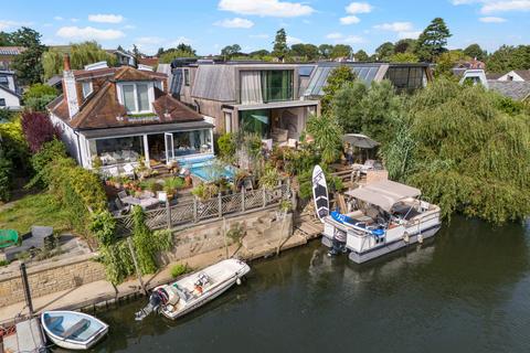 12 The Island, Thames Ditton, KT7 0SH