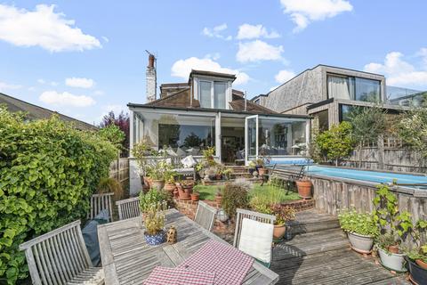 12 The Island, Thames Ditton, KT7 0SH