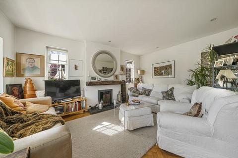 12 The Island, Thames Ditton, KT7 0SH