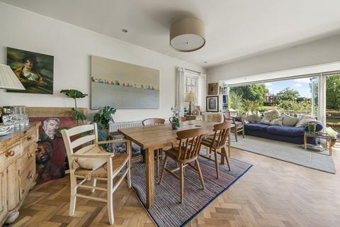 12 The Island, Thames Ditton, KT7 0SH