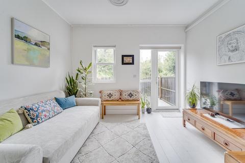 Flat 1, 72 Stapleton Hall Road, London, N4 4QA