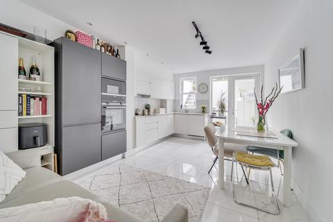Flat 1, 72 Stapleton Hall Road, London, N4 4QA