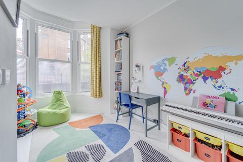 Flat 1, 72 Stapleton Hall Road, London, N4 4QA