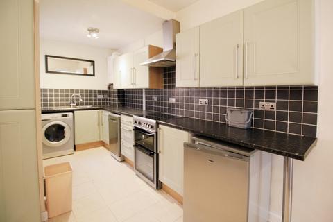 2 bedroom end of terrace house to rent, Catherine Street, Chester CH1