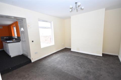 3 bedroom property to rent, Station Avenue, Brandon