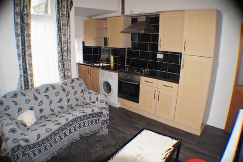 4 bedroom terraced house to rent, Bridgwater Road, Bradford, BD9