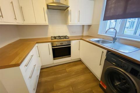 1 bedroom flat for sale, The Rutts, Bushey WD23