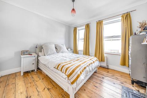 61 Warren Road, Croydon, CR0 6PF