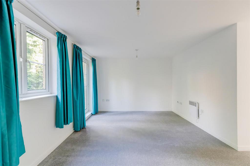 Whitworth Square, Whitchurch, Cardiff 2 bed apartment to rent £950