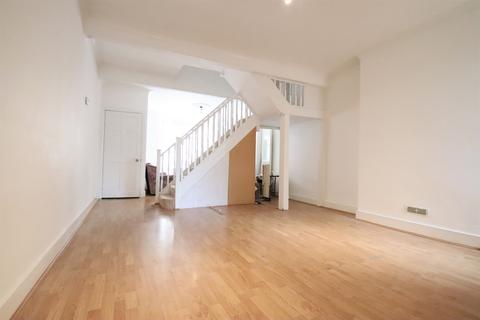 2 bedroom terraced house to rent, Oval Road, Croydon CR0