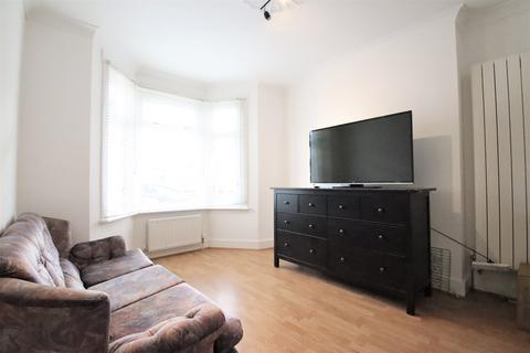 2 bedroom terraced house to rent, Oval Road, Croydon CR0