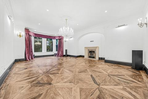 4 bedroom flat to rent, Wedderburn Road, Hampstead, London