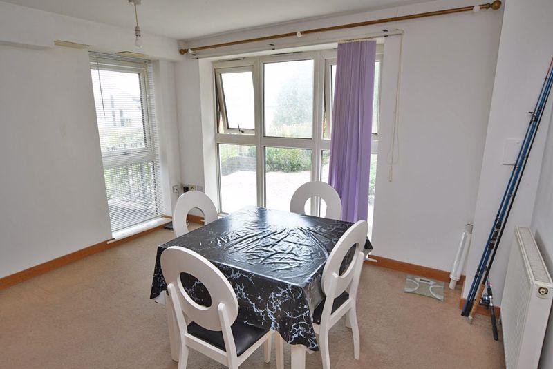 Arundel Square, Maidstone 2 bed apartment for sale £180,000