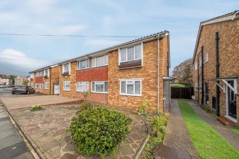 2 bedroom maisonette for sale, Colyer Close, London SE9