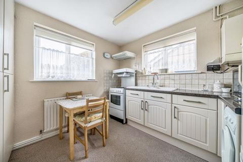 2 bedroom maisonette for sale, Colyer Close, London SE9