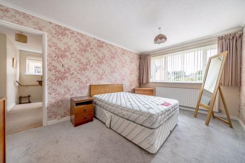 2 bedroom maisonette for sale, Colyer Close, London SE9