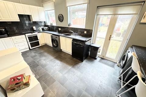 3 bedroom terraced house for sale, Central Avenue, Ellesmere Port