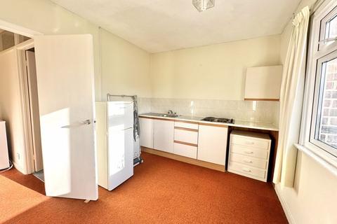 43 The Ridings, Epsom, KT18 5JJ