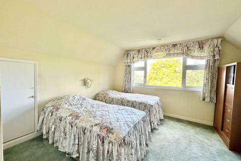 43 The Ridings, Epsom, KT18 5JJ